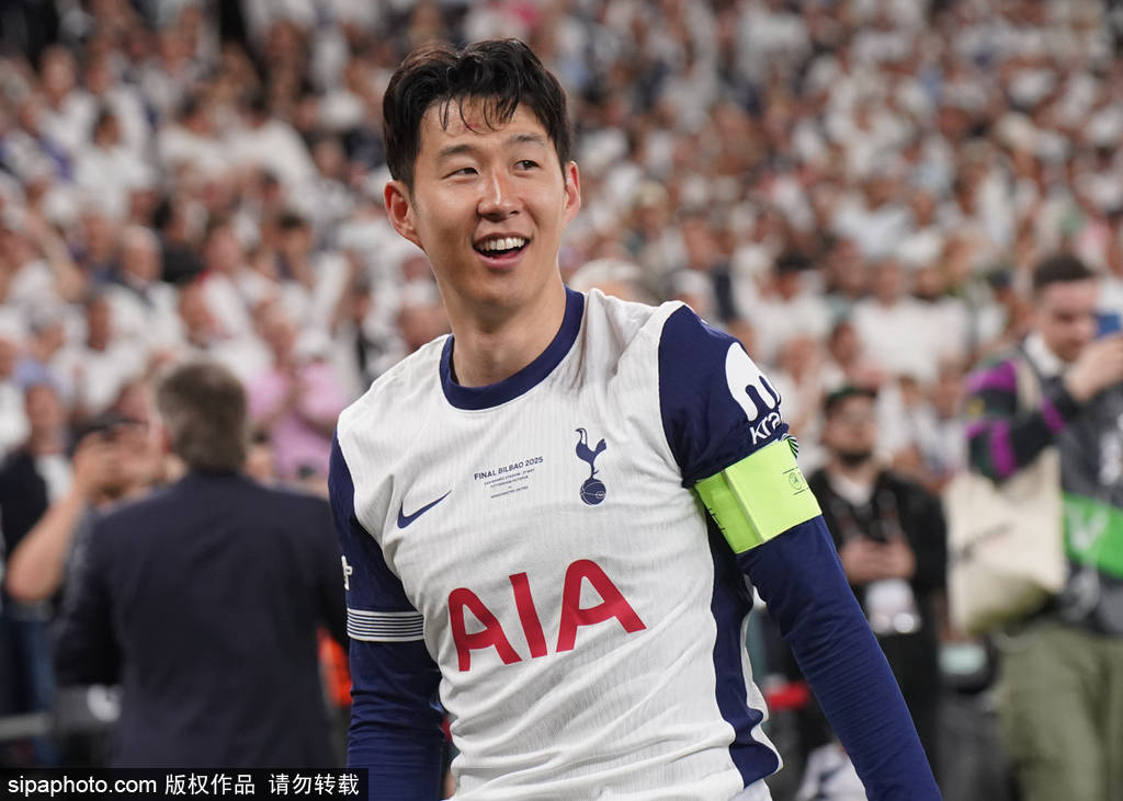 兒子陽加入洛杉磯足球俱樂部 并完成了正式宣布 轉讓費為MEF創造了記錄